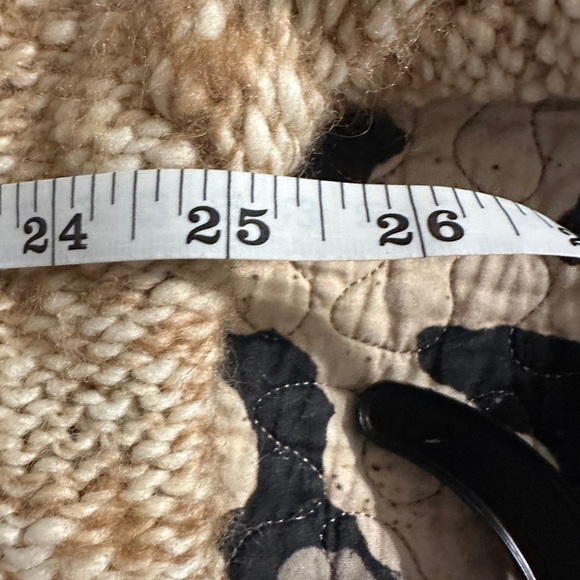 Lord & Taylor cream/brown sweater size Large. - Picture 5 of 6